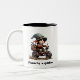 Ein junges glückliches Kind mit einem Steampunk-Mo Zweifarbige Tasse