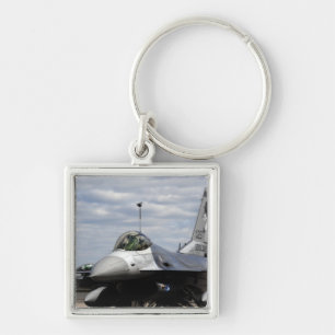 Ein kämpfender Falke F-16 Schlüsselanhänger