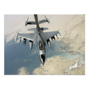 Ein kämpfender Falke F-16 tankt wieder Fotodruck