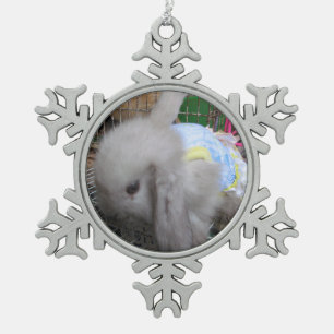Ein Kaninchen in einem Kleid Schneeflocken Zinn-Ornament