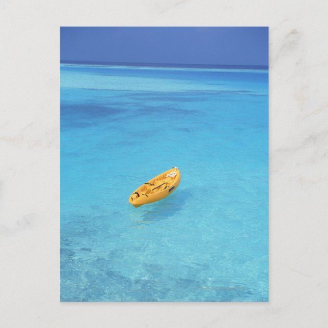 Ein Kanu auf dem Wasser Postkarte (Vorderseite)