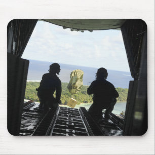 Ein Kasten humanitäre Waren Mousepad