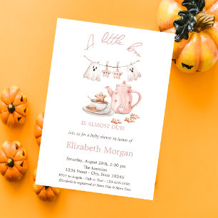 Ein kleiner Boo Boho Geisterstreifen Halloween-Tee Einladung