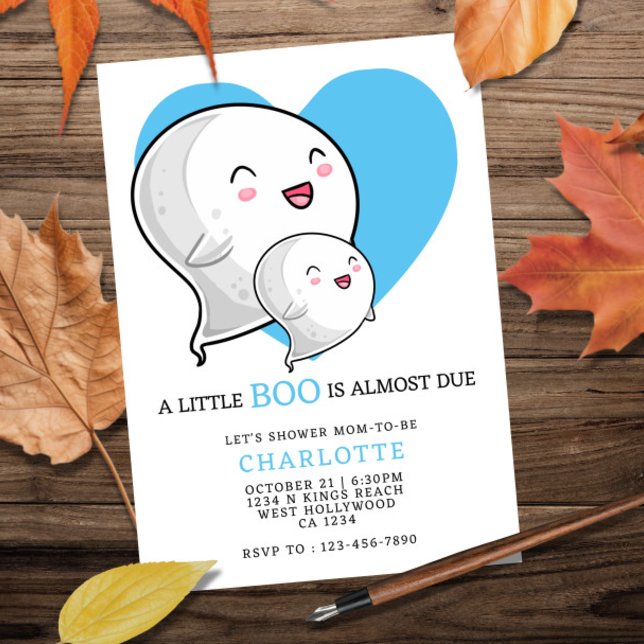 Ein kleiner Boo ist fast gerade wegen Halloween-Ki Einladung (A Little Boo is Almost Due Halloween Baby Shower Invitation from Ricaso. Blue love heart & ghost 
)
