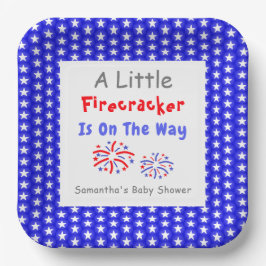 Ein kleiner Firecracker ist unterwegs Pappteller