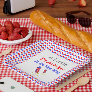 Ein kleiner Firecracker ist unterwegs Pappteller