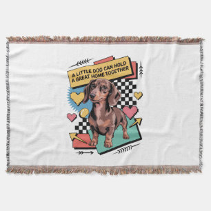 Ein kleiner Hund kann ein großes Zuhause zusammenh Decke