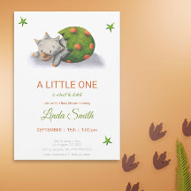 Ein kleiner ist über Hatch Dinosaur in Egg