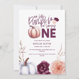 Ein kleiner Kürbis, blumengeschmückt im Herbst 1.