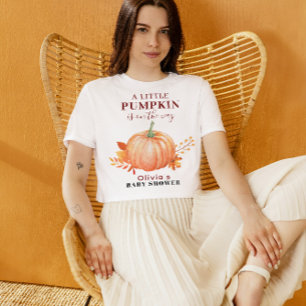 ein kleiner Kürbis ist auf dem Weg zum Herbst Baby T-Shirt