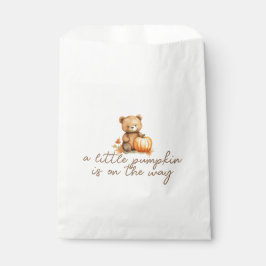 Ein kleiner Kürbis ist auf dem Weg zur Babydusche Geschenktütchen