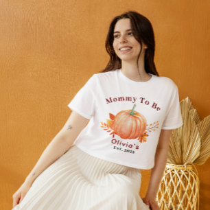 Ein kleiner Kürbis ist unterwegs Mama zu sein T-Shirt