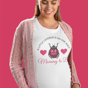 Ein kleiner Liebeskäfer ist auf dem Weg Marienkäfe T-Shirt