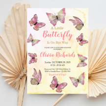 Ein kleiner Schmetterling ist auf dem Weg zur Baby
