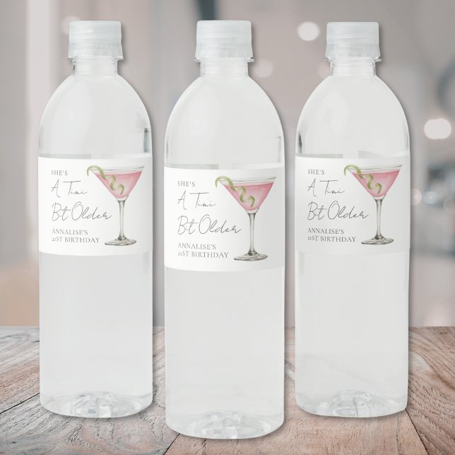 Ein kleines bisschen älterer Martini Geburtstag (A Tini Bit Older Martini Birthday Water Bottle Label)