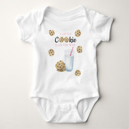 Ein kleines Cookie ist auf dem Weg Babydusche Baby Strampler