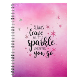 Ein kleines Sparkle-Rosa verlassen Notizblock