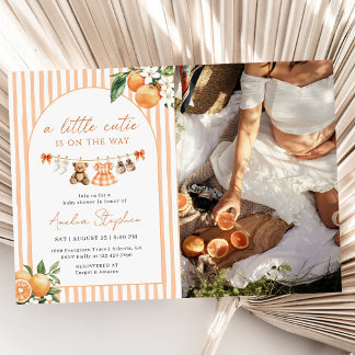 Ein kleines süßes Orangen-Zitrus-Baby-Shower-Foto Einladung