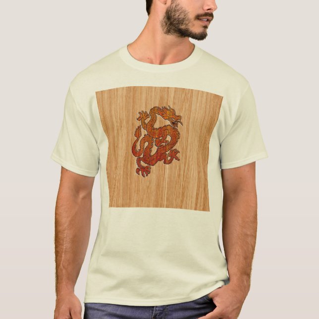 Ein Krimson Dragon auf Bamboo wie T-Shirt (Vorderseite)