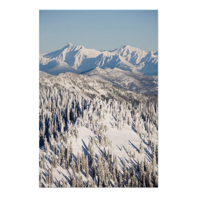 Ein Landschaftlicher Blick auf die schneebedeckten Poster (Vorderseite)