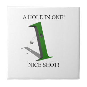 Ein Loch in einem Golfball Fliese