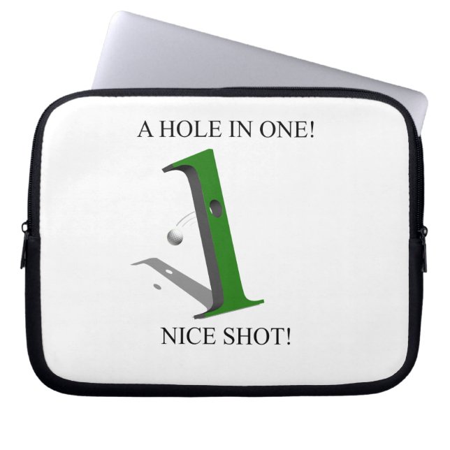 Ein Loch in einem Golfball Laptopschutzhülle (Vorderseite)