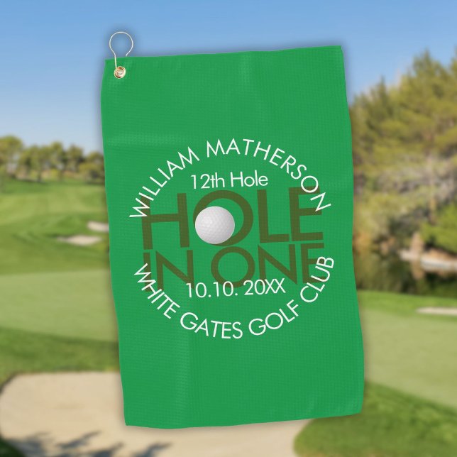 Ein Loch in einem modernen Spaß Golfhandtuch (Hole in One Modern Fun Golf Towel)