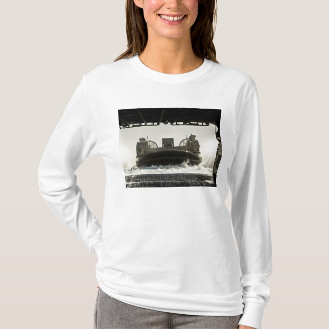 Ein Luftpolster für das Landefahrzeug bereitet sic T-Shirt (Vorderseite)