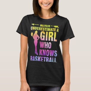 Ein Mädchen, das Basketball kennt, wird nie unters T-Shirt