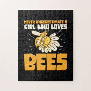 Ein Mädchen, das Bienen Liebe