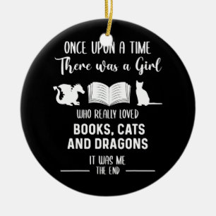 Ein Mädchen, das Bücher, Katzen und Drachen liebte Keramik Ornament