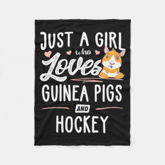 Ein Mädchen, das Meerschweinchen und Hockey liebt Fleecedecke