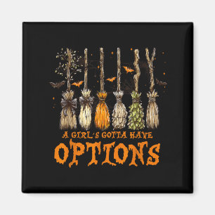 Ein Mädchen muss Halloween-Hexenoptionen in Salem Magnet