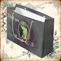 Ein majestätischer Pfau in Gold und Grün.