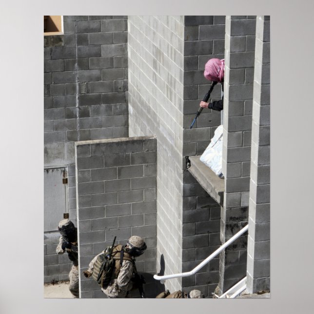 Ein Marine- und Rollenspielfeind Poster (Vorne)