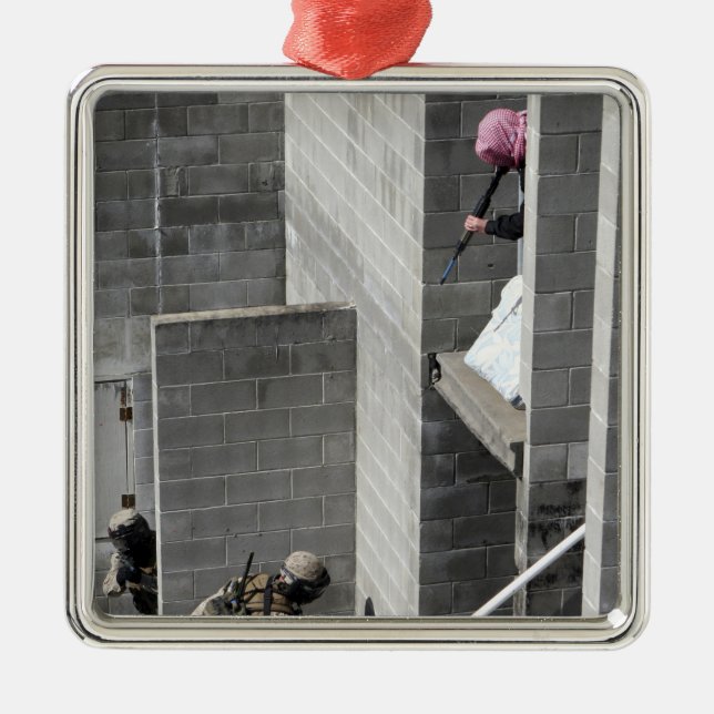 Ein Marine- und Rollenspielfeind Silbernes Ornament (Vorne)