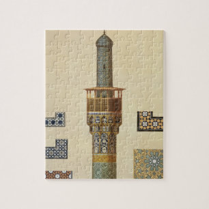 Ein Minarett und Keramik-Details von der Moschee