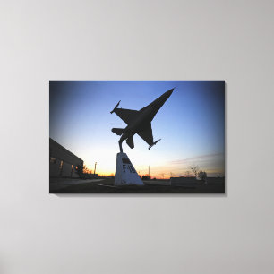 Ein Modellbau eines kämpfenden Falken F-16 C Leinwanddruck