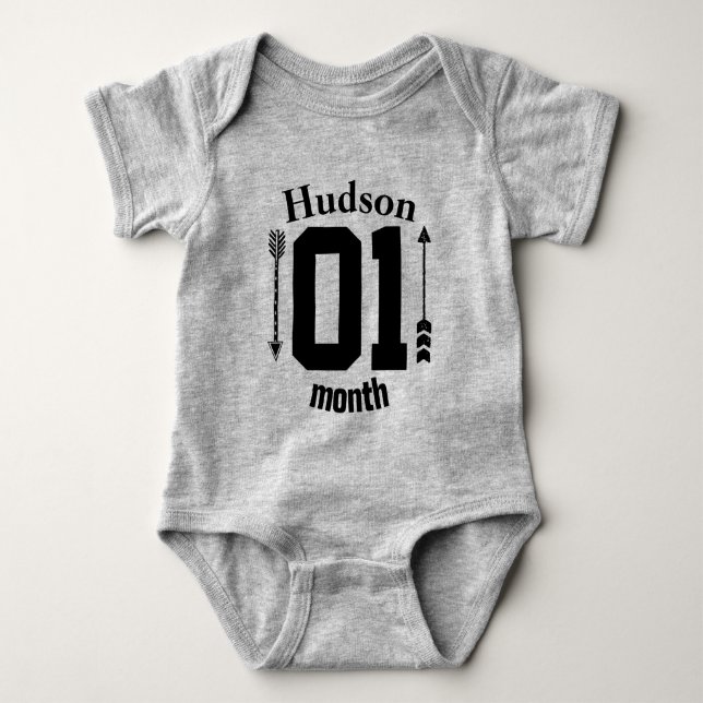 Ein Monat Pfeile Baby Boy Personalisiert Baby Strampler (Vorderseite)