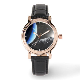 Ein Neptun ist ein winziges Mondlager. Armbanduhr
