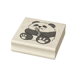 Ein Niedliches Baby Panda, das Bamboo Stalk isst Gummistempel