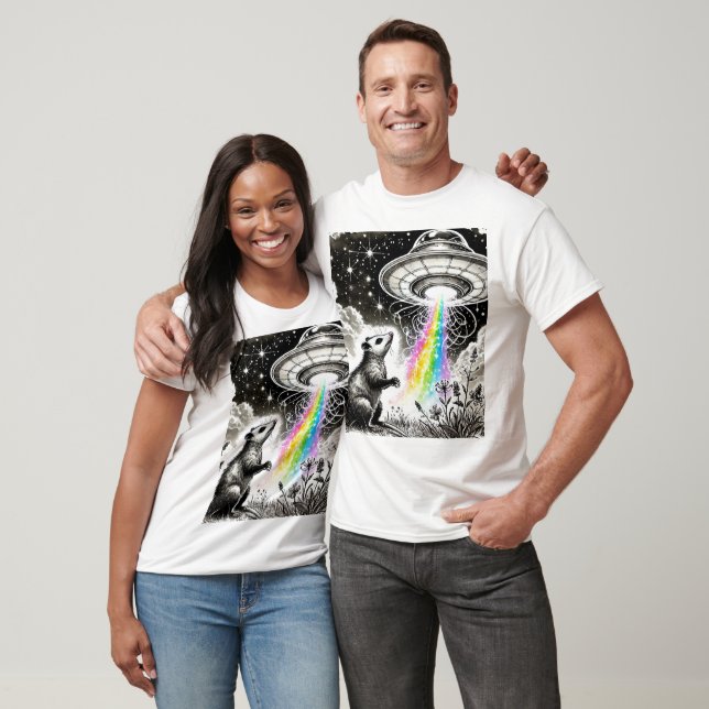 Ein Opossum und ein UFO T-Shirt (Unisex)