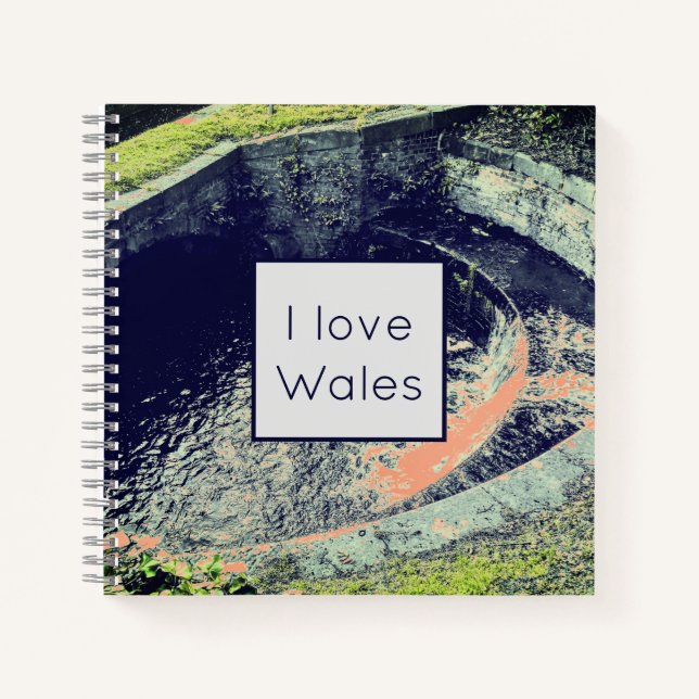 Ein Orange Pool in der Liebe Wales von Welshpool I Notizbuch (Vorderseite)