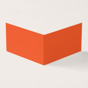 ein orangefarbener Hintergrund mit schwarzer Grenz