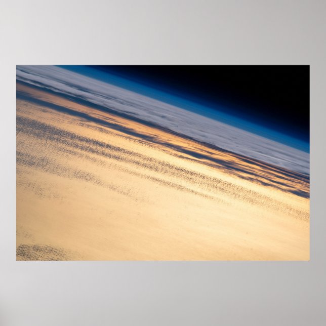 Ein Orbital Sunset von der Küste von Baja Kaliforn Poster (Vorne)