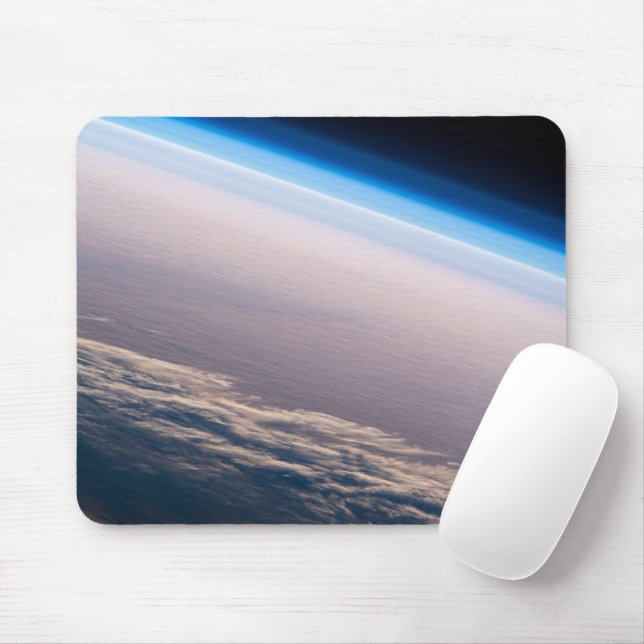 Ein orbitaler Sonnenuntergang vor der Küste von Ca Mousepad (Mit Mouse)