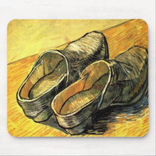 Ein Paar Lederschuhe von Vincent van Gogh Mousepad