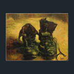 Ein Paar Schuhe von Vincent van Gogh Postkarte<br><div class="desc">Ein Paar Schuhe von Vincent van Gogh ist ein Vintager Post-Impressionismus, der noch ein lebendiges Gemälde mit alten Bauernstiefeln mit Schnürsenkeln zeigt. Die Arbeiter booten, dass ein schlechter Bauer tragen würde. Über den Künstler: Vincent Willem van Gogh war ein postimpressionistischer Maler, dessen Werk durch seine raue Schönheit, emotionale Ehrlichkeit und...</div>