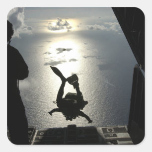 Ein Parareskuemer der Luftwaffe Quadratischer Aufkleber