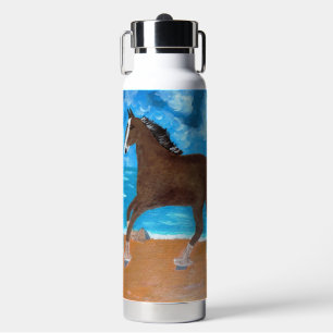 Ein Pferd am Strand Trinkflasche